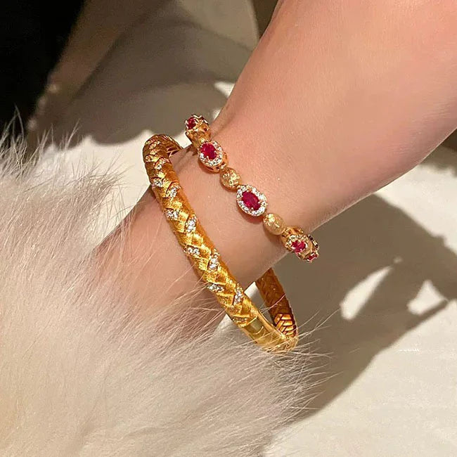 Julia Bangle | 24k Gold Plated