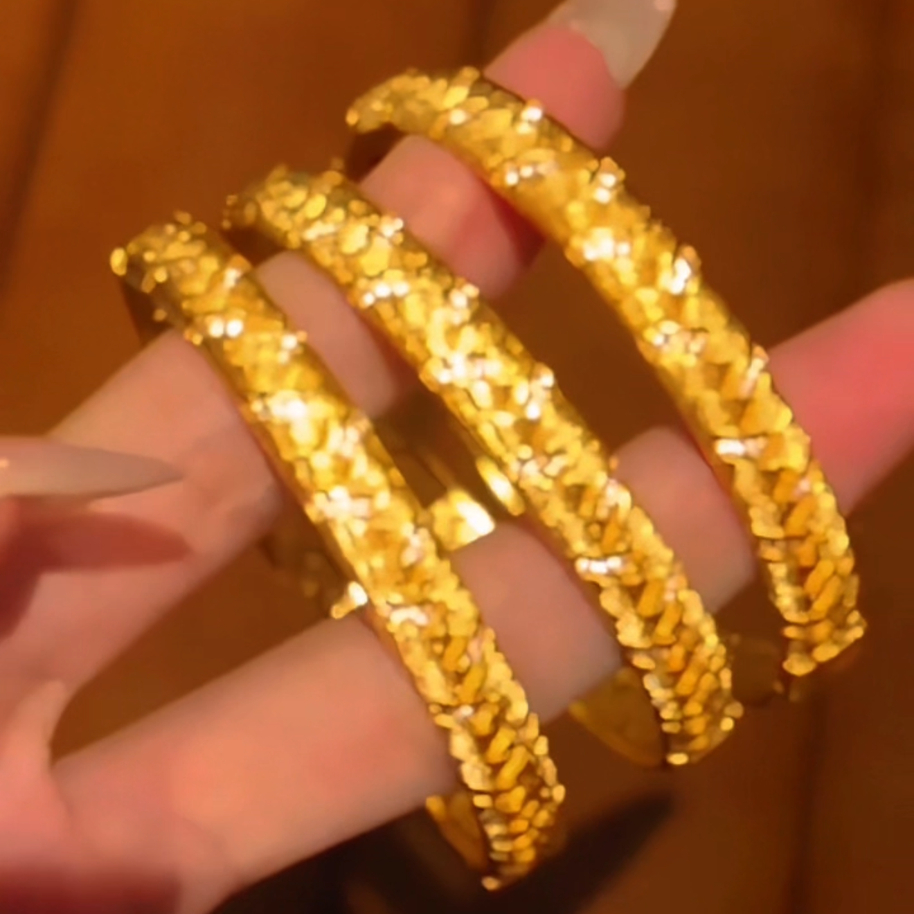 Julia Bangle | 24k Gold Plated