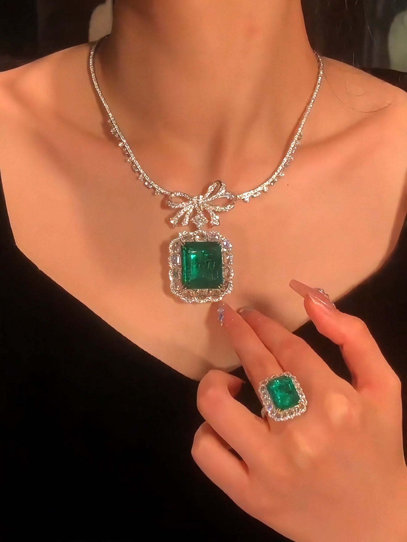 Alverna Necklace Set