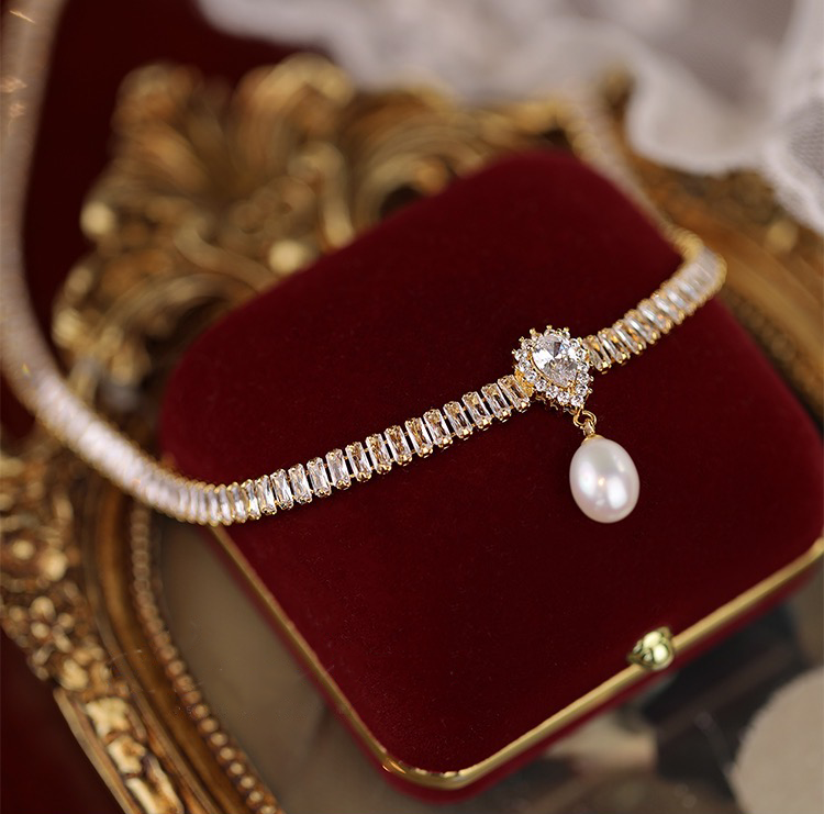 Chenoa Pearl Necklace | 18k Gold Plated