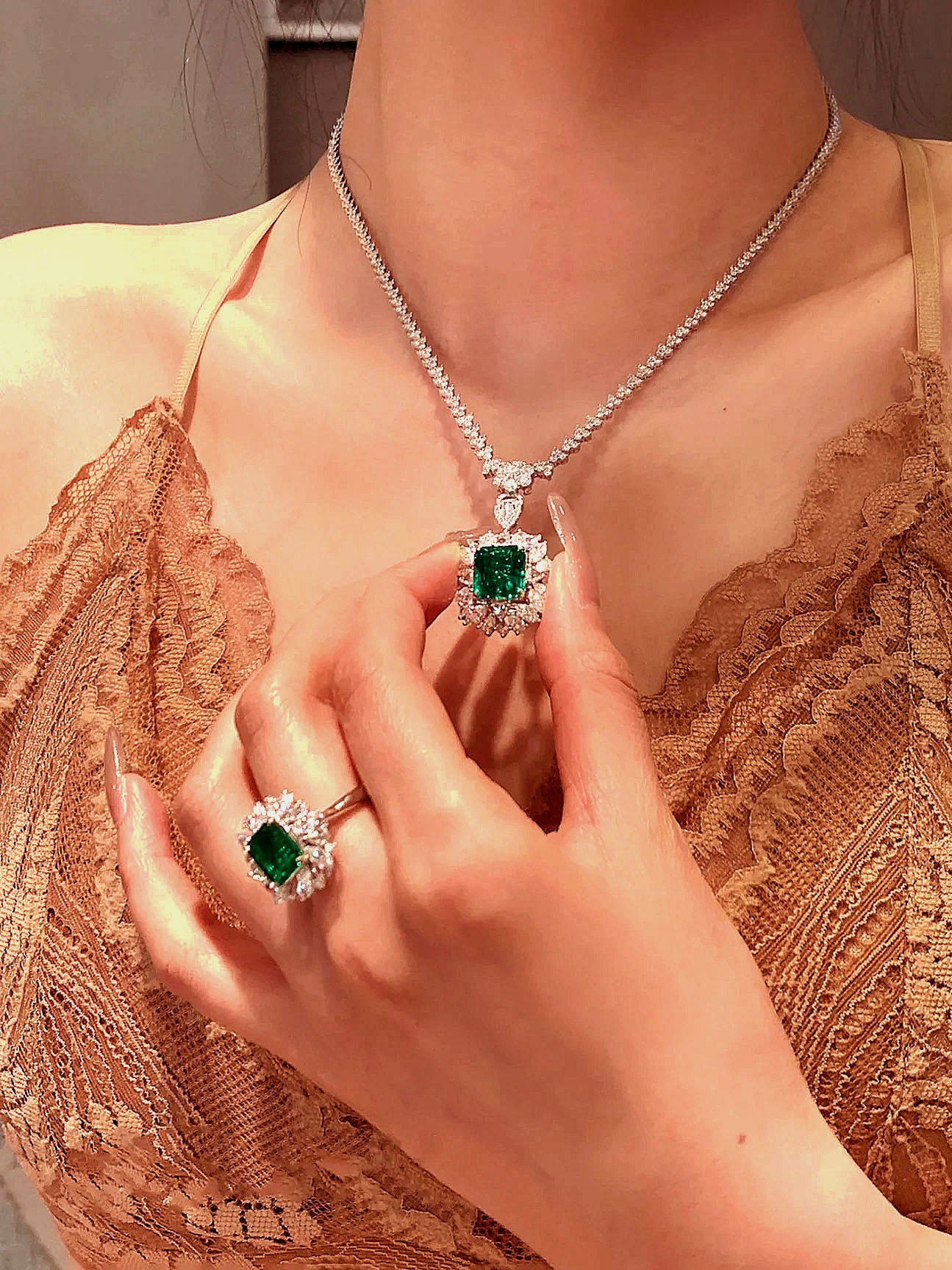 Isadora Necklace Set