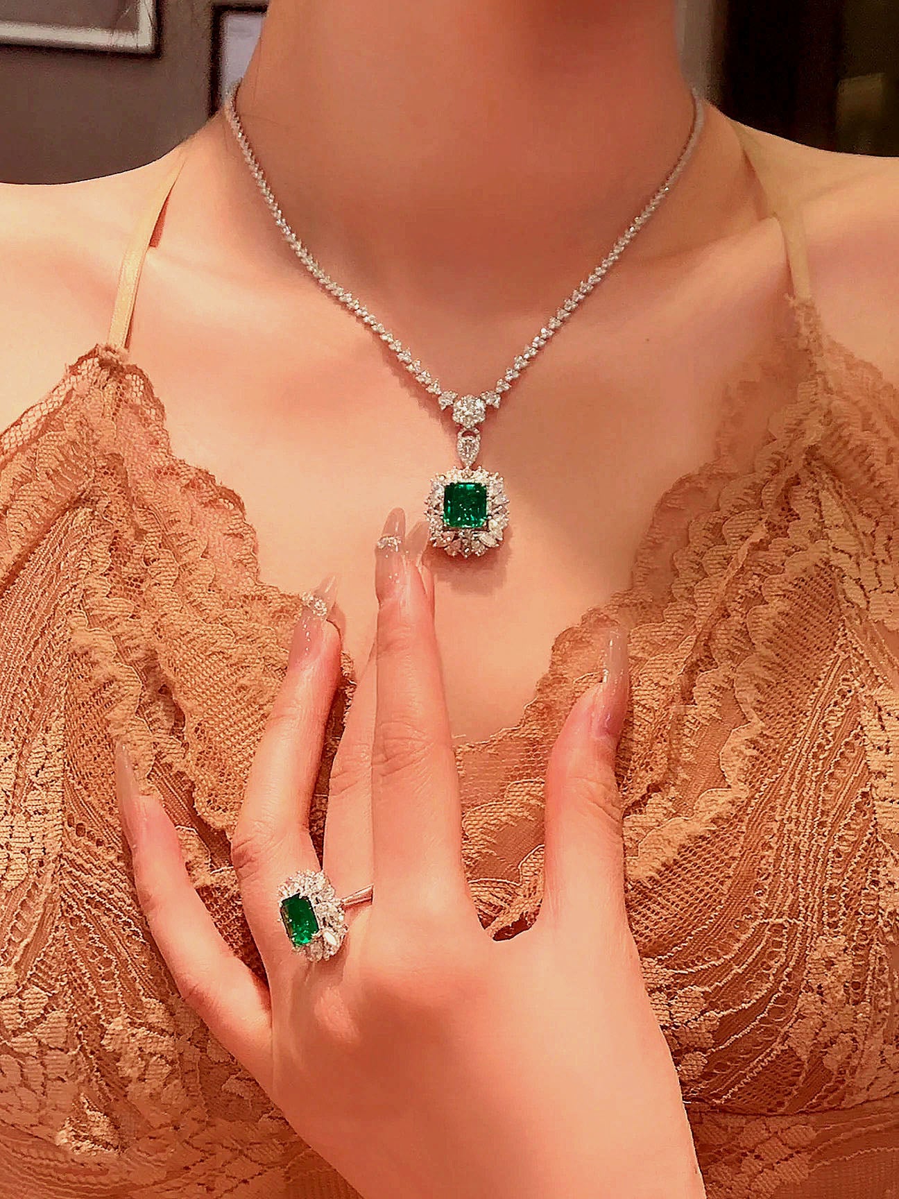 Isadora Necklace Set