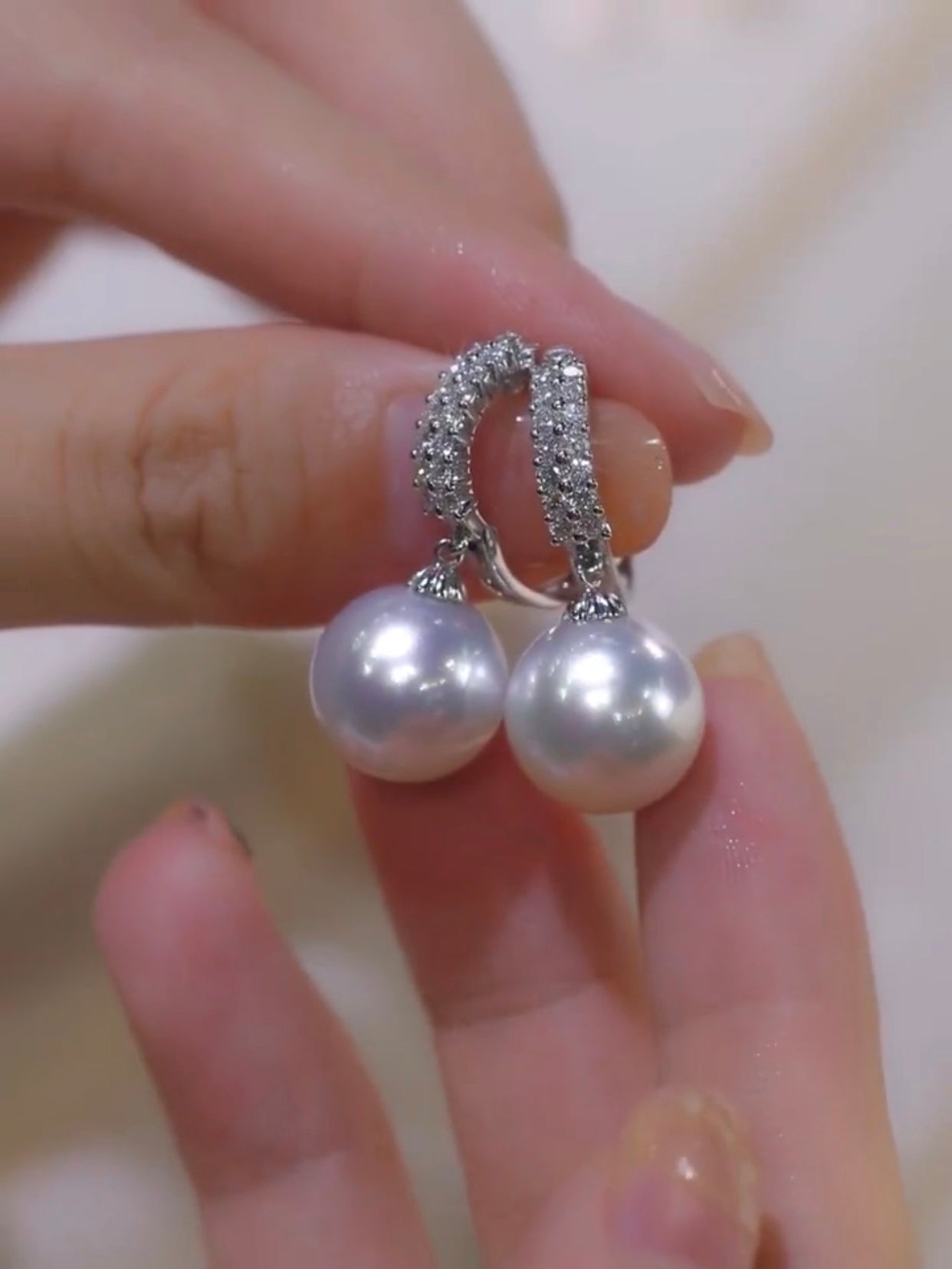 Moxlan Pearl Earrings
