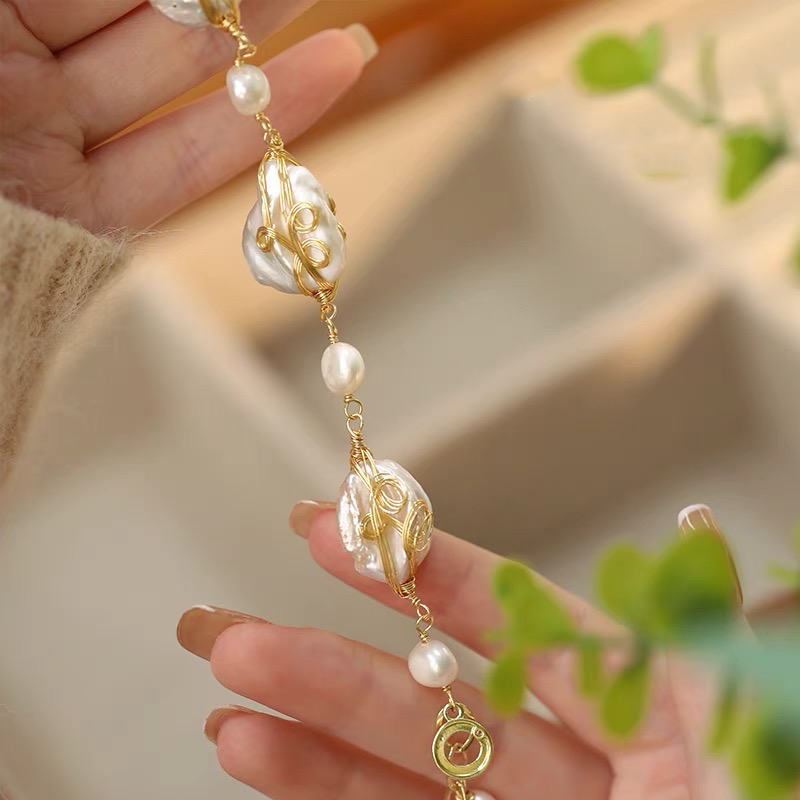 Luciana Pearl Bracelet|18k Gold Plated