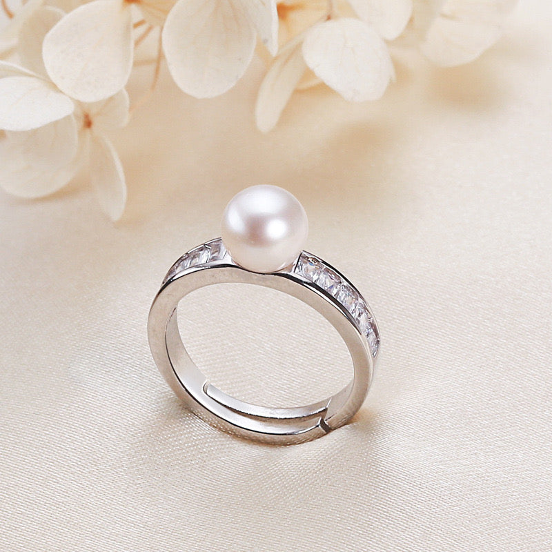 Misty Pearl Ring | 18k Gold Plated