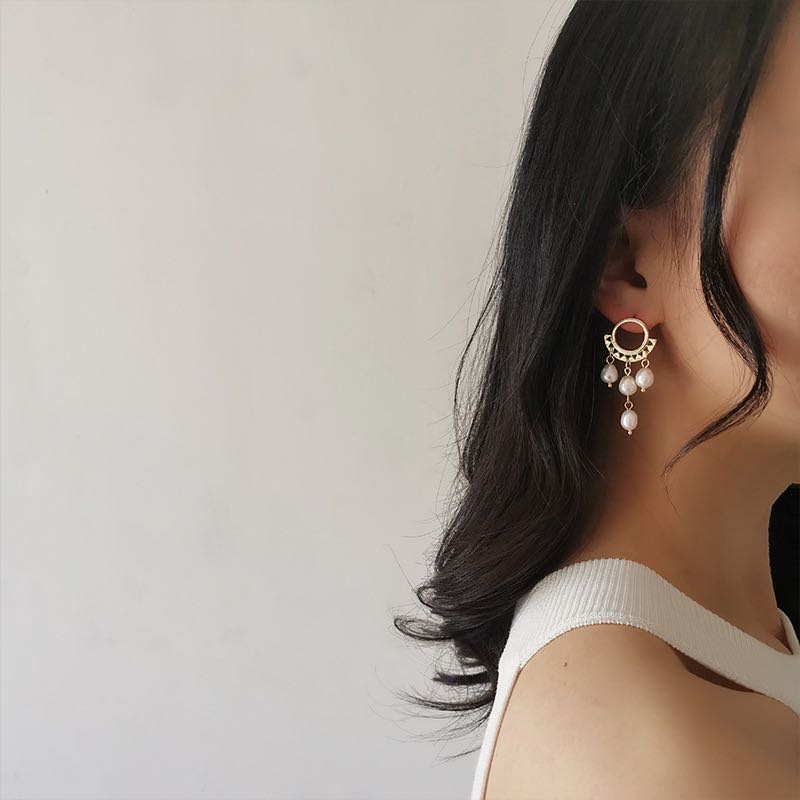 Alectrona Earrings