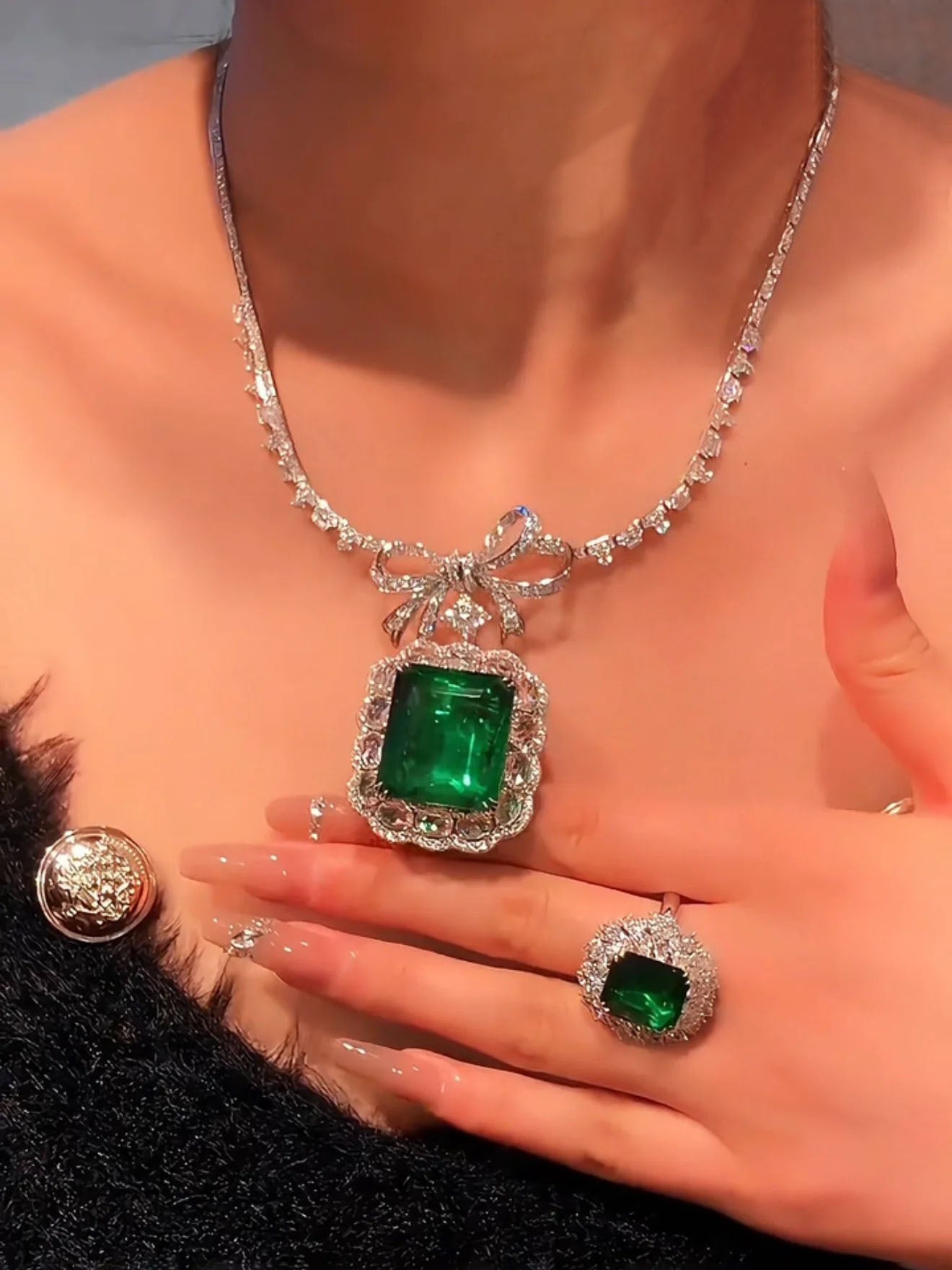 Alverna Necklace Set