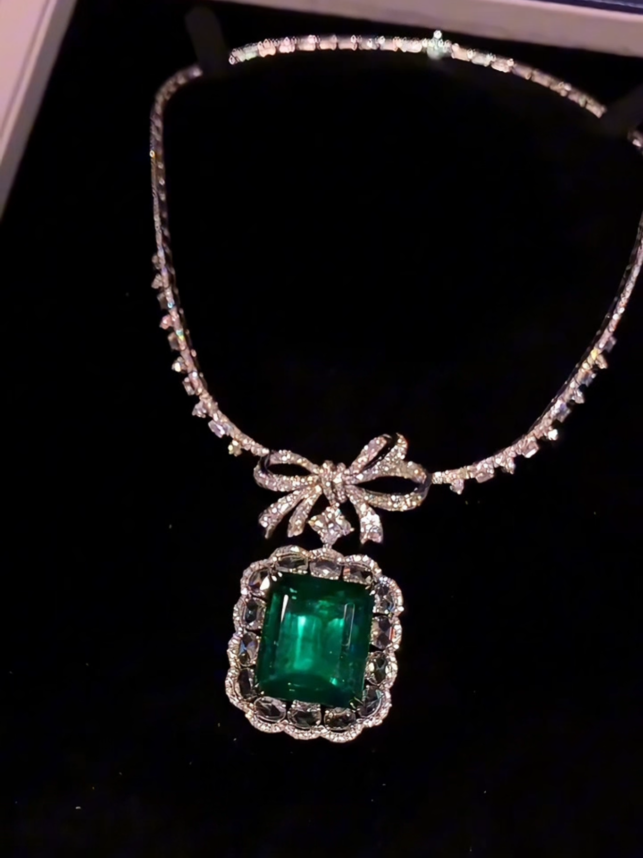 Alverna Necklace Set