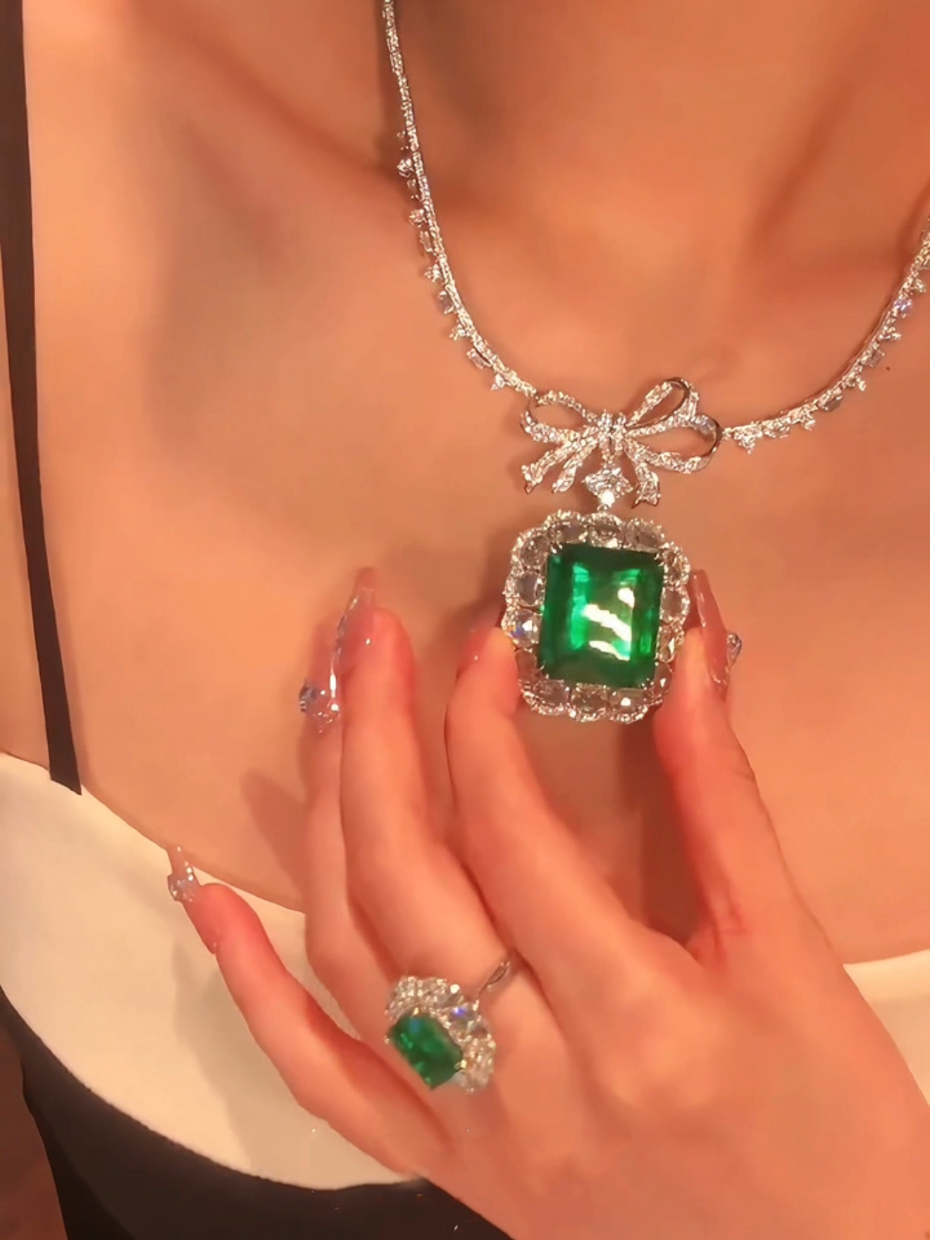 Alverna Necklace Set