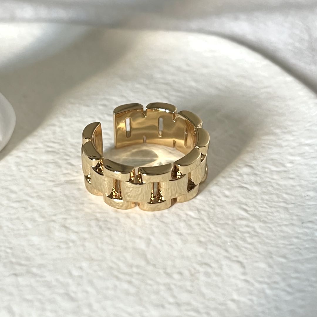 Damaris Ring | 18k Gold Plated