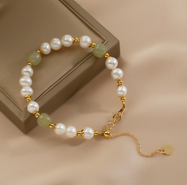 Ashy Pearl Bracelet | 18k Gold Plated