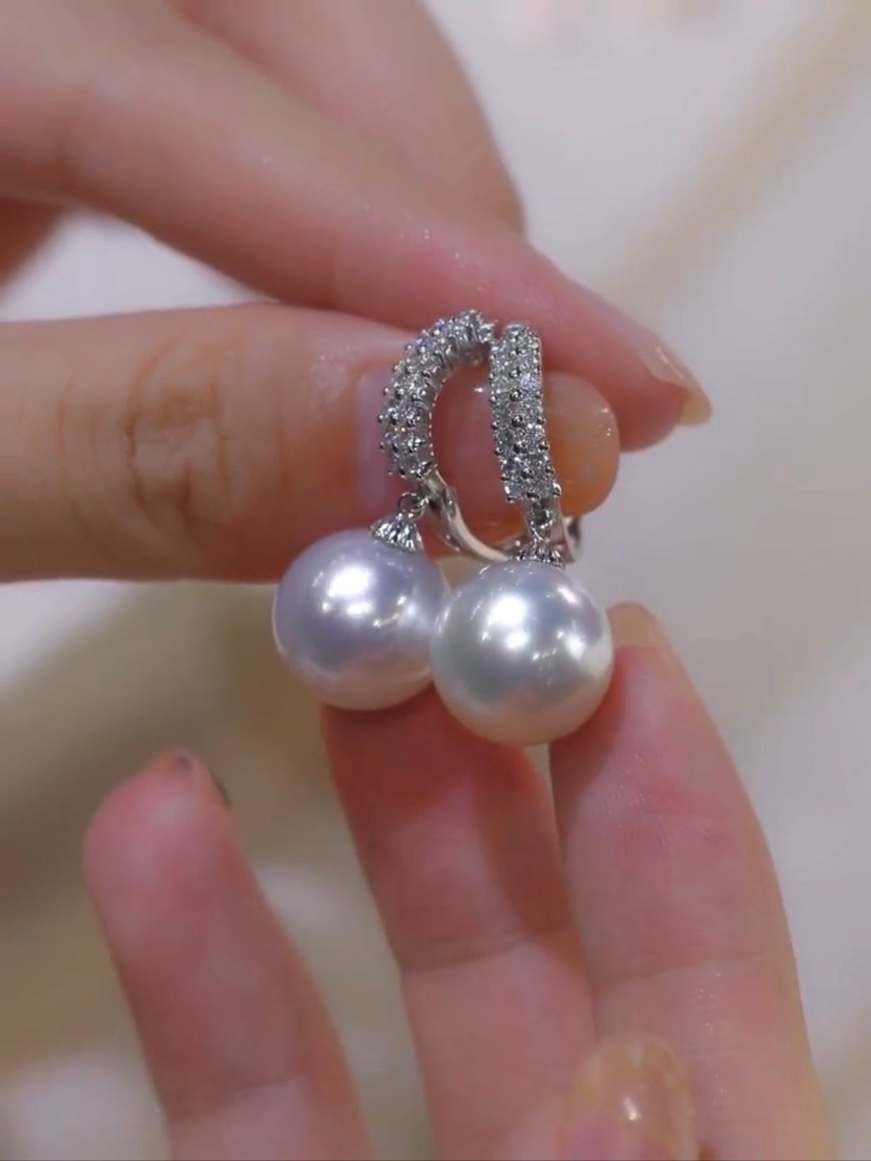Moxlan Pearl Earrings