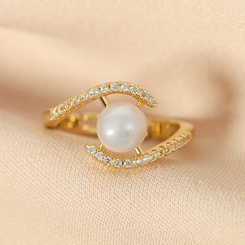 Zenayah Pearl Ring | 18k Gold Plated