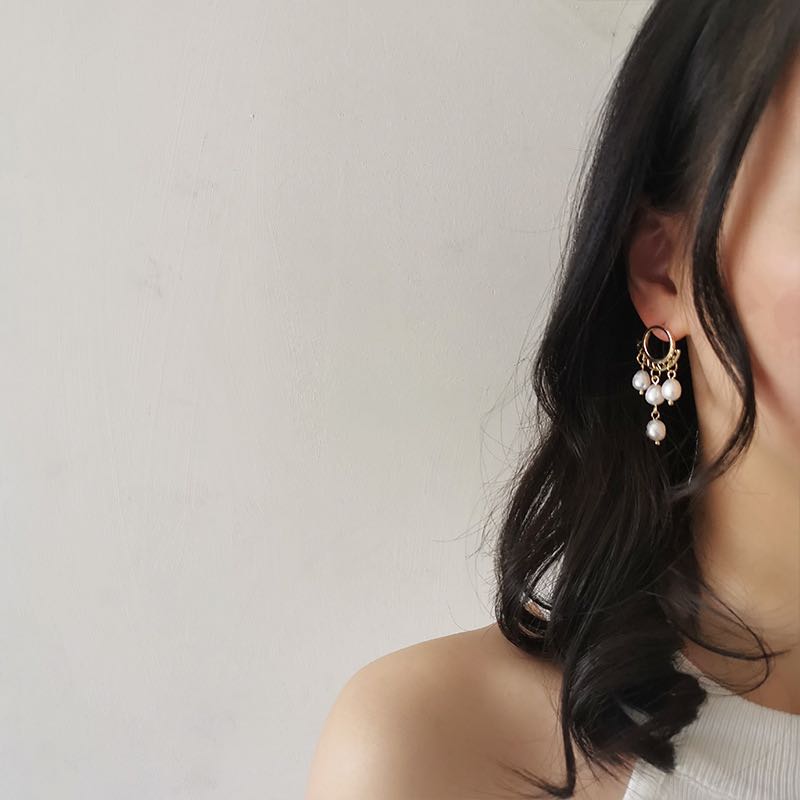 Alectrona Earrings